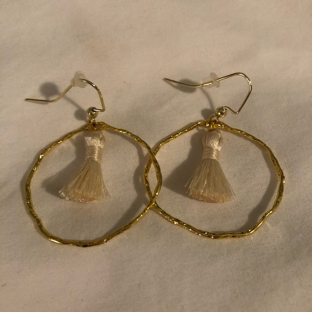 Good hoop and tassel earrings!